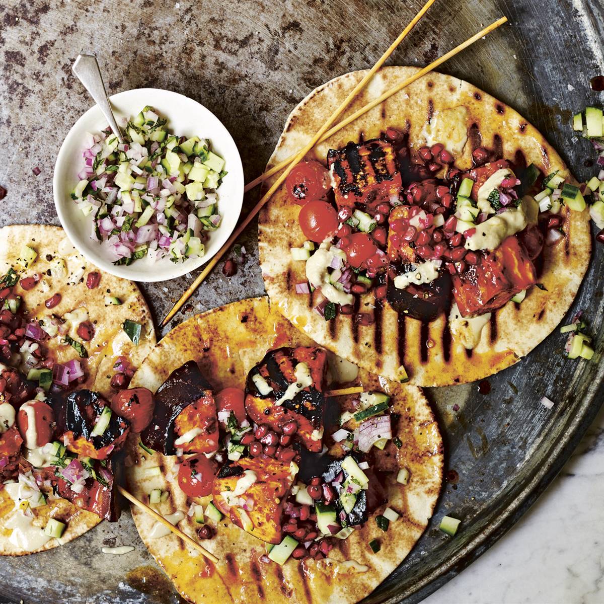 Two quick vegan recipes to prepare in just 15 minutes (kebabs and coconut dessert) Two quick vegan recipes to prepare in just 15 minutes (kebabs and coconut dessert)