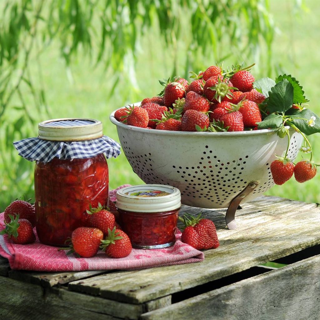 Unusual recipes with strawberries, sweet and savory